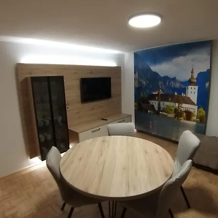 Apartment Modern Apartment, Full Kitchen, For 6 Gmunden