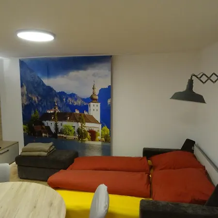 Apartment Modern Apartment, Full Kitchen, For 6 Gmunden
