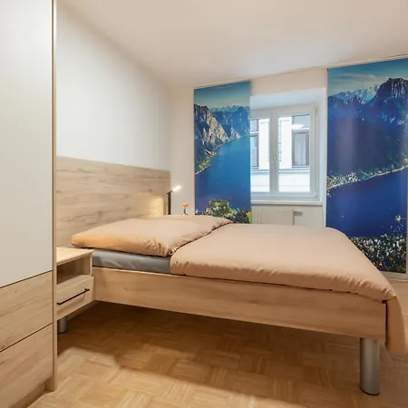 Modern Apartment, Full Kitchen, For 6 *