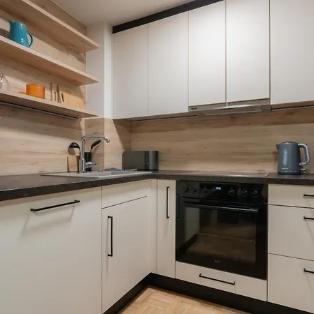 Modern Apartment, Full Kitchen, For 6 Apartment *