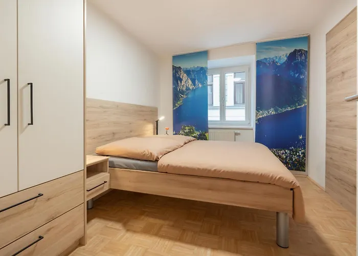 Modern Apartment, Full Kitchen, For 6 *