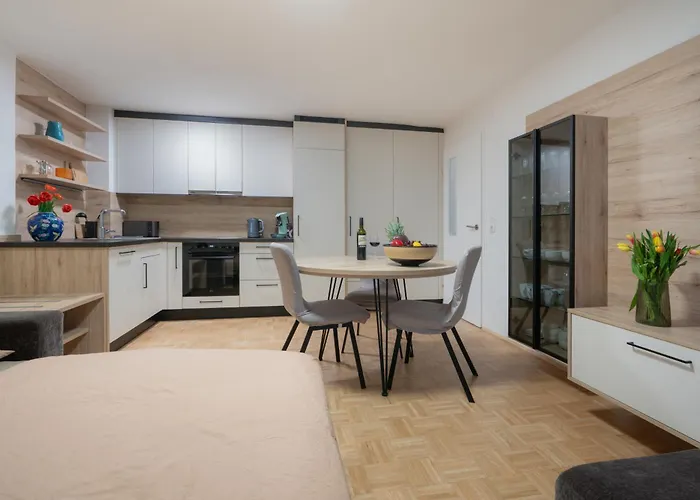 Modern Apartment, Full Kitchen, For 6 * Gmunden